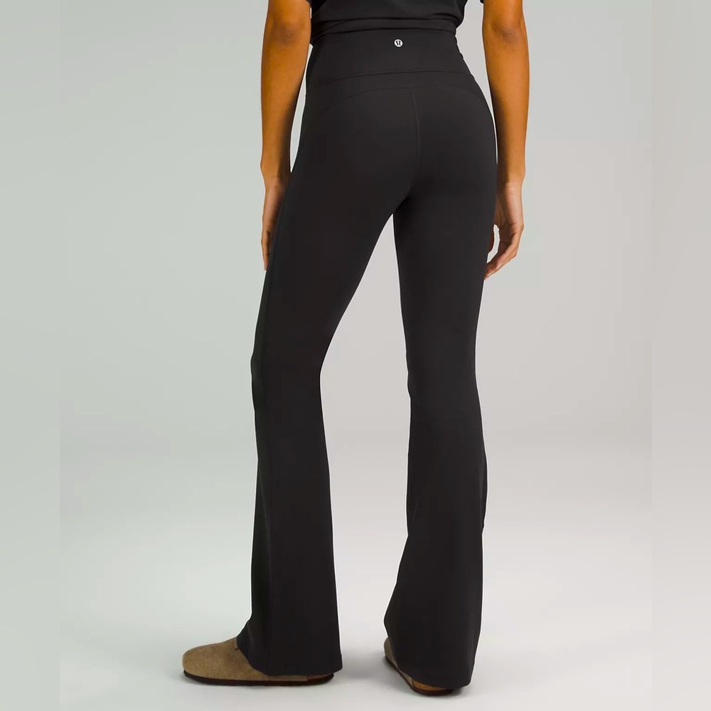 NWT LuLuLemon Groove Super-High-Rise Flared Pant Nulu in Black